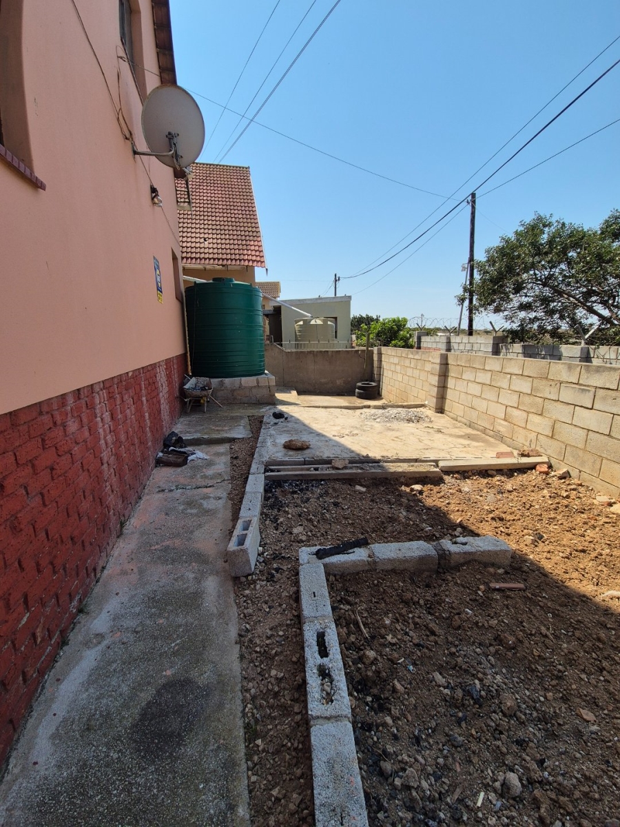 4 Bedroom Property for Sale in Kwamagxaki Eastern Cape